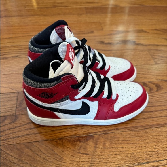 Air Jordan Retro High OG Chicago Lost and Found Size Y